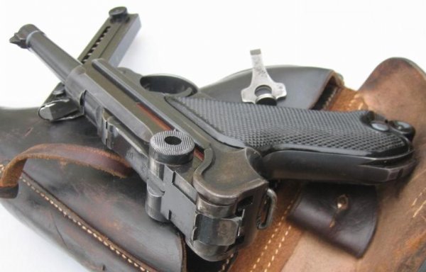 Luger P.08 Black Widow, 1941