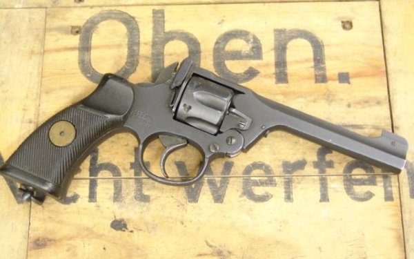 British WWII Enfield �2 MkI** revolver