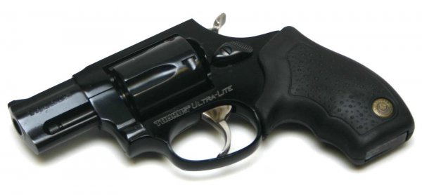 ��������� Taurus 85 Ultra-Lite � ����� �� ������� ������