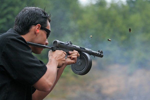 ����� ����������� �������� �� ���������-�������� Carl Gustaf m/45